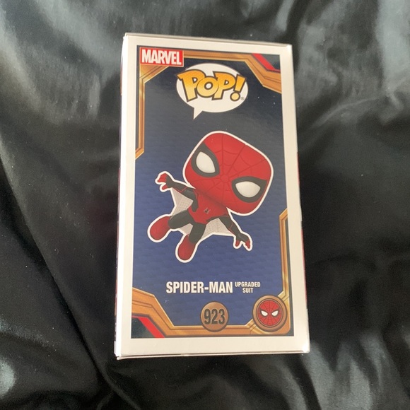 Spider-Man Upgraded Suit #923 Funko Pop - Picture 2 of 3